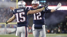 Chris Hogan and Tom Brady celebrate touchdown in New England vs the Steelers
